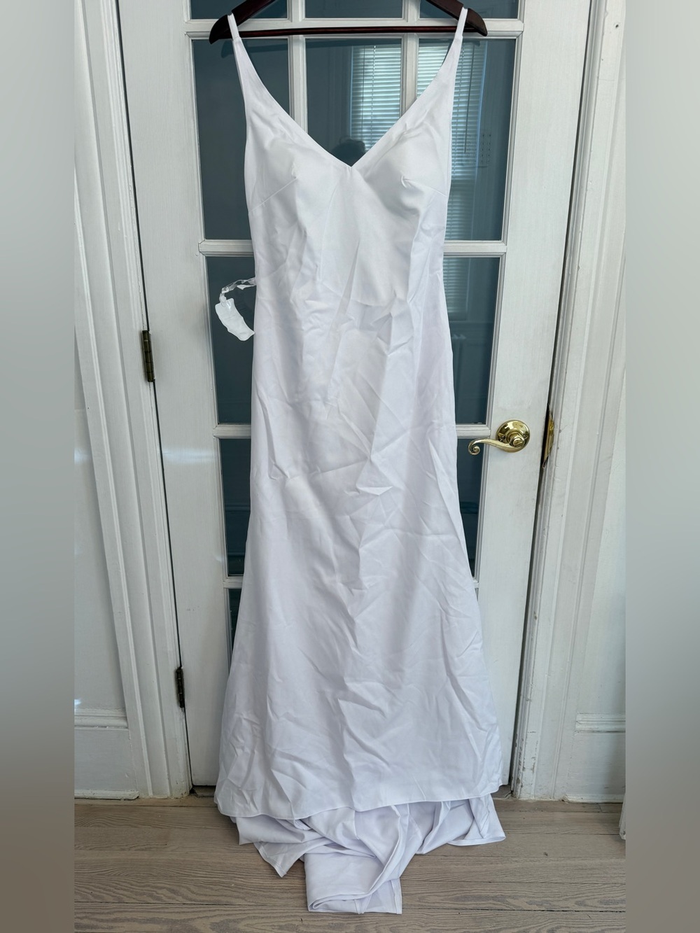 MISS VEIL Women's White Sleeveless V-Neck Drape Button Up Back High Low Dress